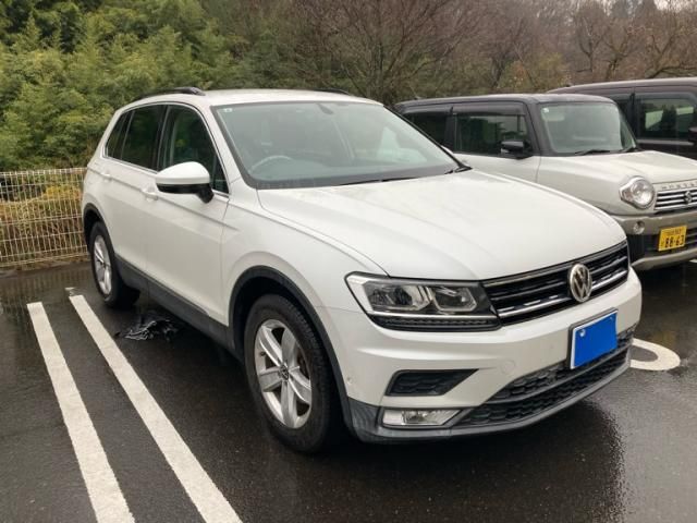 VOLKSWAGEN VOLKSWAGEN TIGUAN 2017