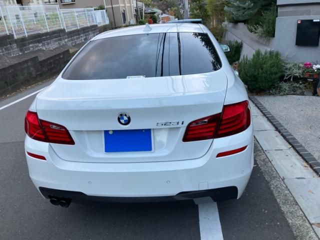 BMW BMW 5series sedan 2011