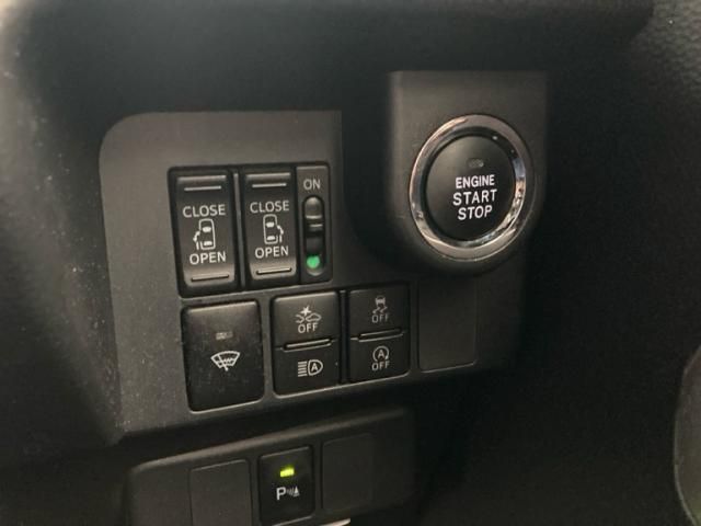 TOYOTA ROOMY 4WD 2019