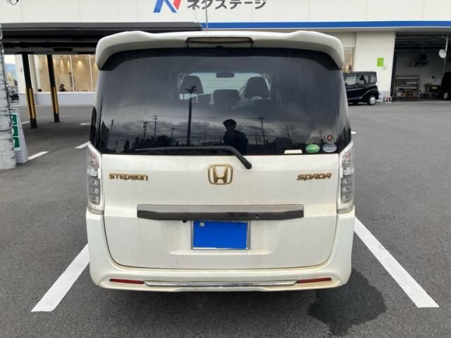 HONDA STEPWAGON SPADA 2013