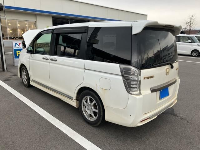 HONDA STEPWAGON SPADA 2013