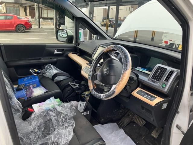 HONDA STEPWAGON SPADA 2013