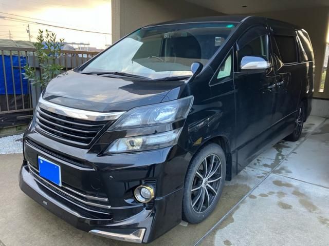 TOYOTA VELLFIRE 2013