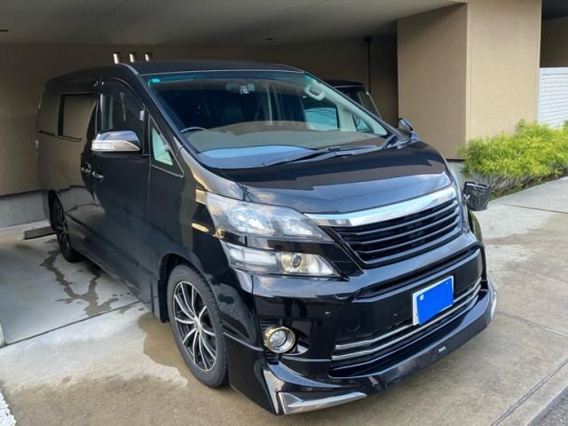 TOYOTA VELLFIRE 2013