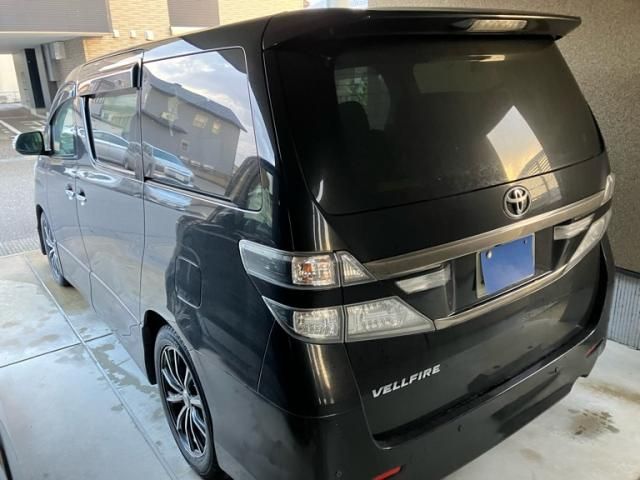 TOYOTA VELLFIRE 2013