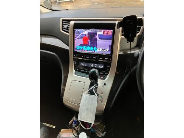 TOYOTA VELLFIRE 2013