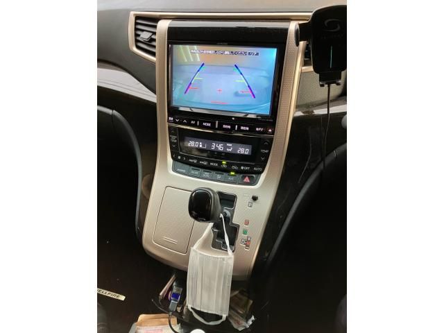TOYOTA VELLFIRE 2013