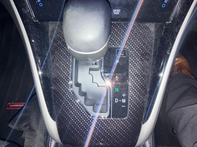 TOYOTA HARRIER 4WD 2018