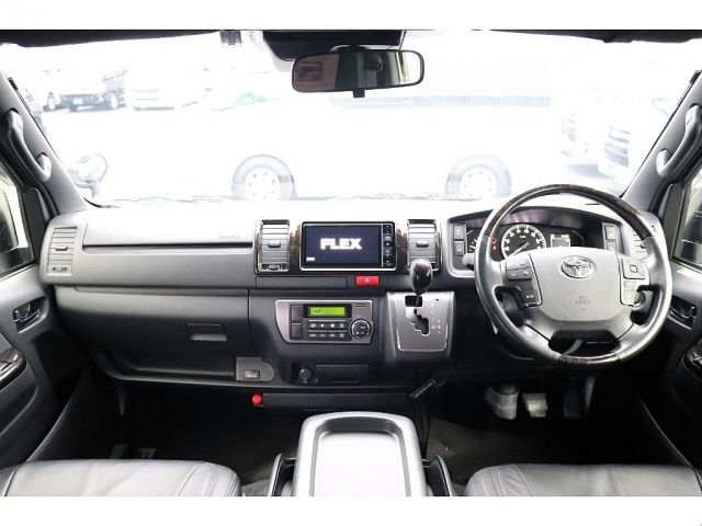 TOYOTA HIACE van 4WD 2024