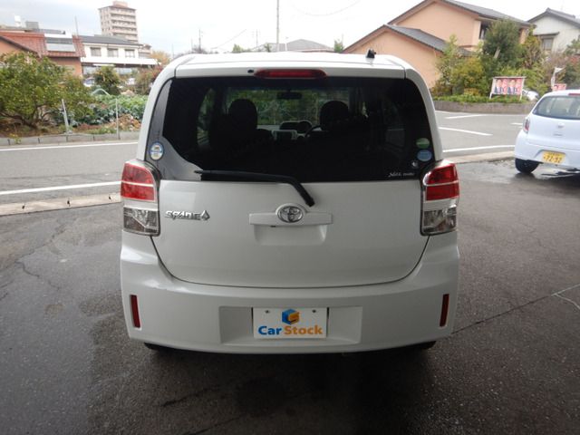 TOYOTA SPADE 2013