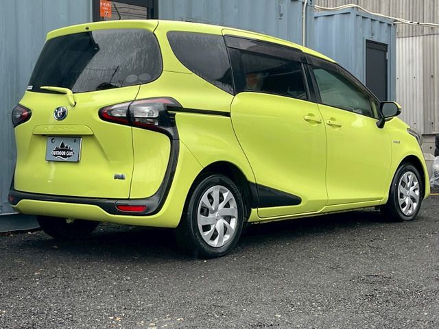TOYOTA SIENTA HYBRID 2017