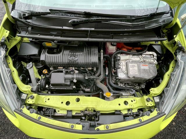 TOYOTA SIENTA HYBRID 2017