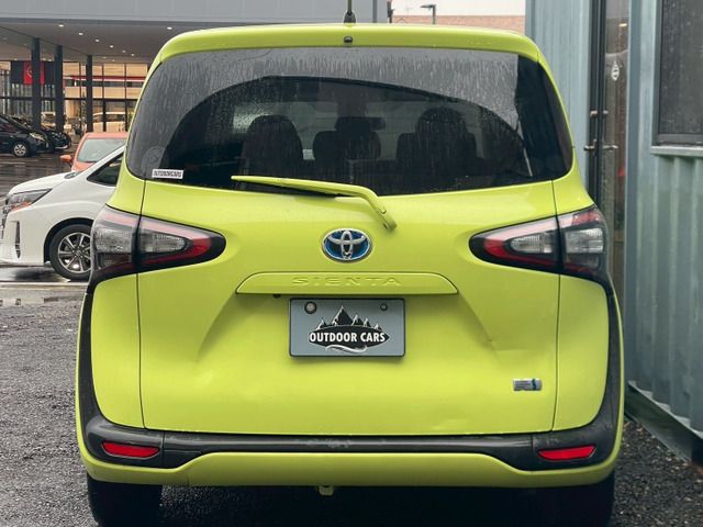 TOYOTA SIENTA HYBRID 2017