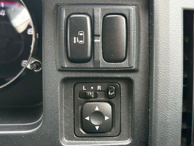 MITSUBISHI DELICA D:5 4WD 2008