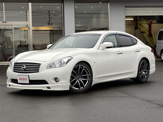 NISSAN FUGA 4WD 2011