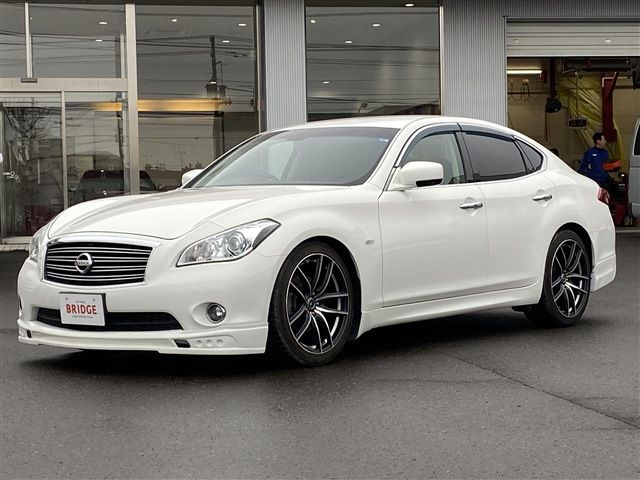 NISSAN FUGA 4WD 2011