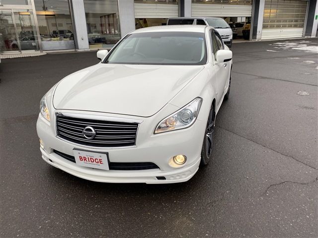 NISSAN FUGA 4WD 2011