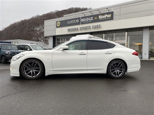 NISSAN FUGA 4WD 2011