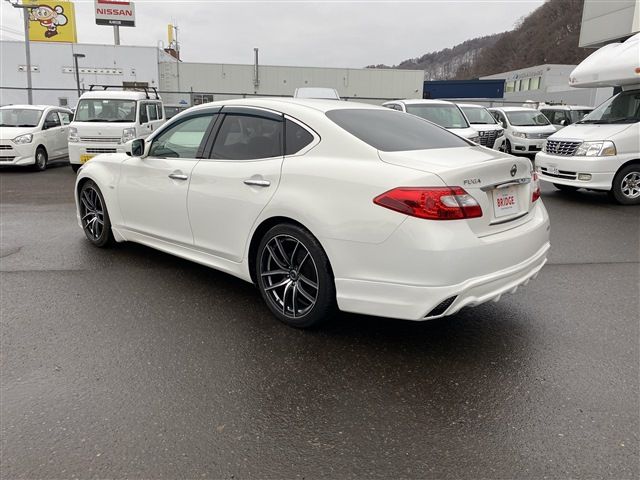 NISSAN FUGA 4WD 2011