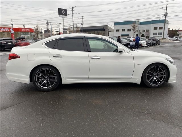 NISSAN FUGA 4WD 2011