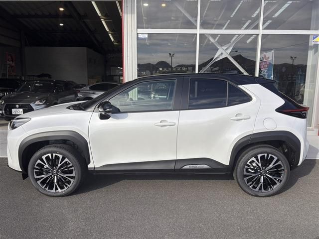 TOYOTA YARIS CROSS HYBRID 2025