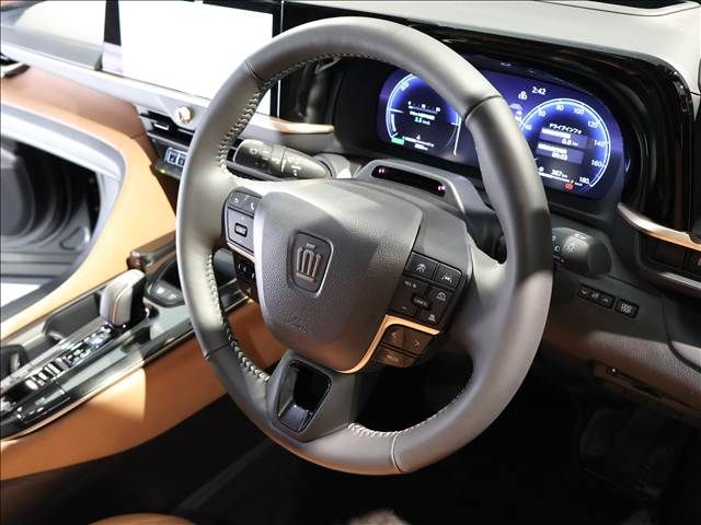 TOYOTA CROWN SPORT 2024