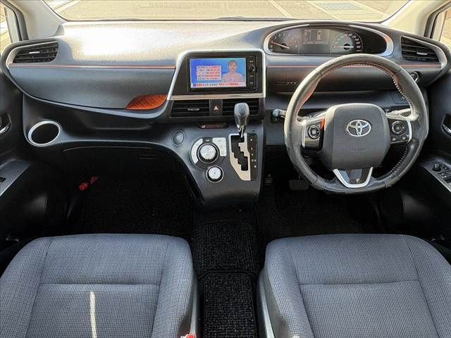TOYOTA SIENTA 2015