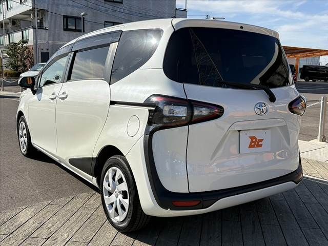 TOYOTA SIENTA 2015