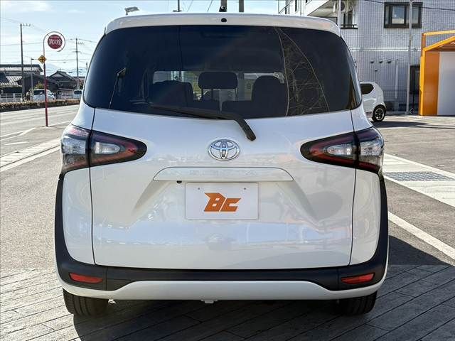 TOYOTA SIENTA 2015