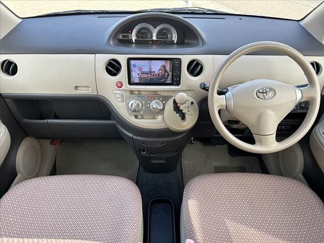TOYOTA SIENTA 2011
