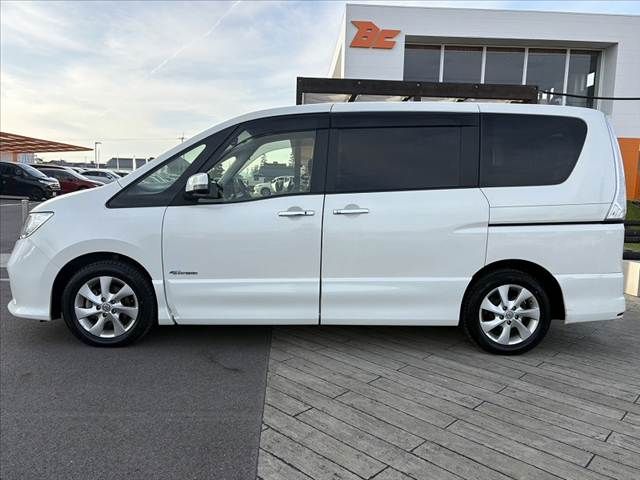 NISSAN SERENA  S-HYBRID 2013