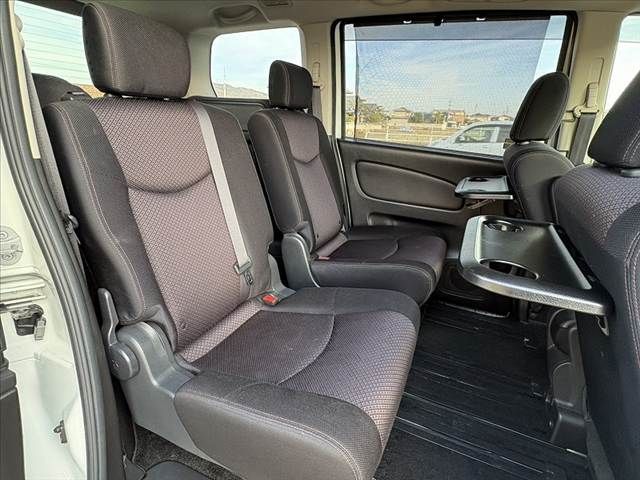 NISSAN SERENA  S-HYBRID 2013