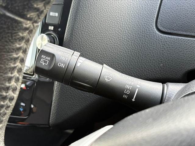 NISSAN SERENA  S-HYBRID 2013