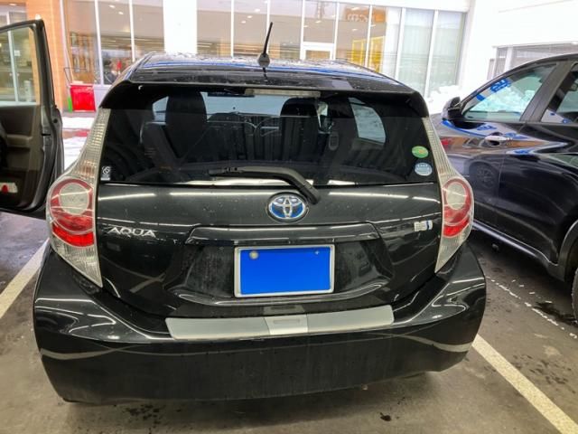 TOYOTA AQUA 2013