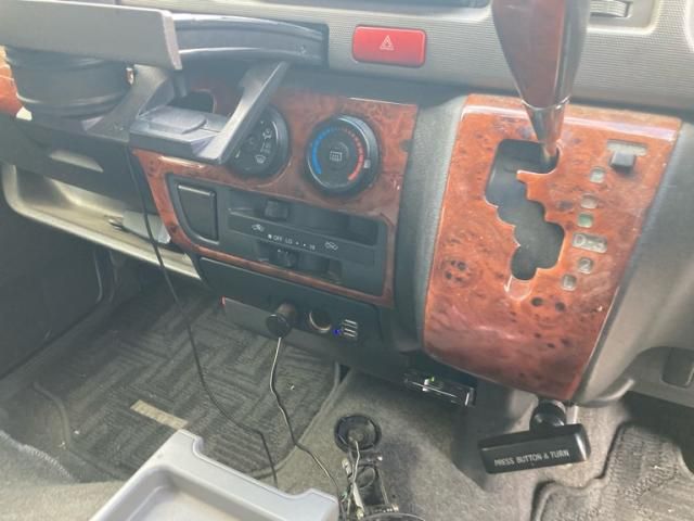 TOYOTA HIACE van 2WD 2006