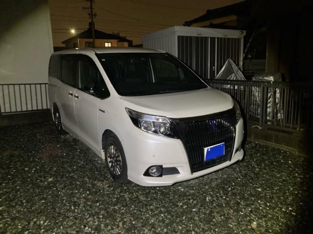 TOYOTA ESQUIRE HYBRID 2016