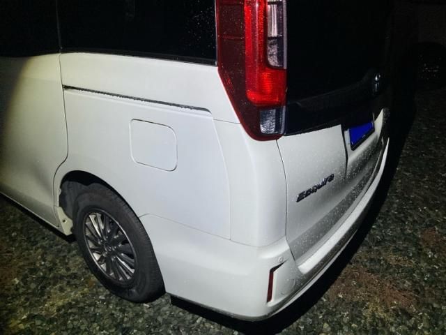 TOYOTA ESQUIRE HYBRID 2016