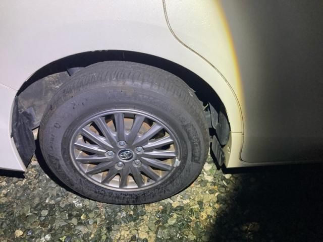 TOYOTA ESQUIRE HYBRID 2016