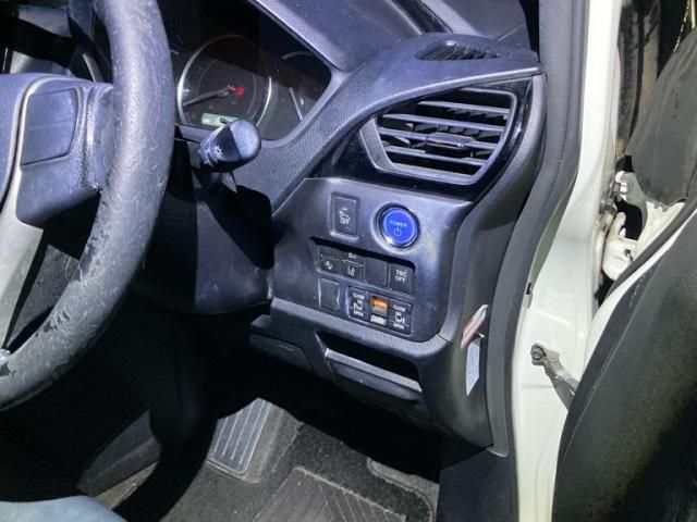 TOYOTA ESQUIRE HYBRID 2016