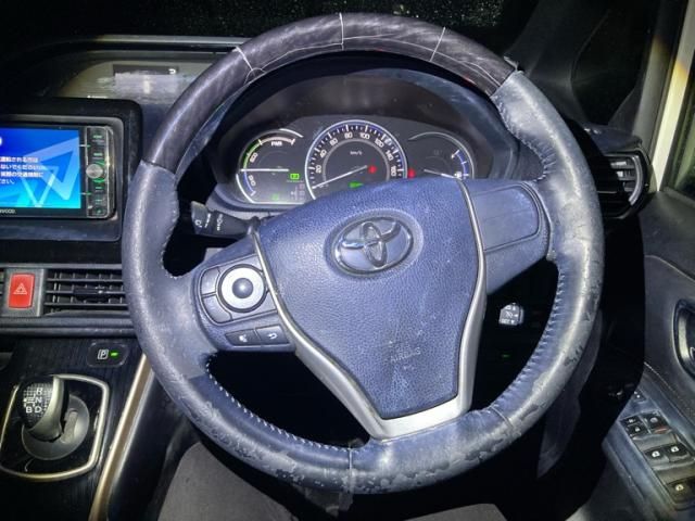 TOYOTA ESQUIRE HYBRID 2016