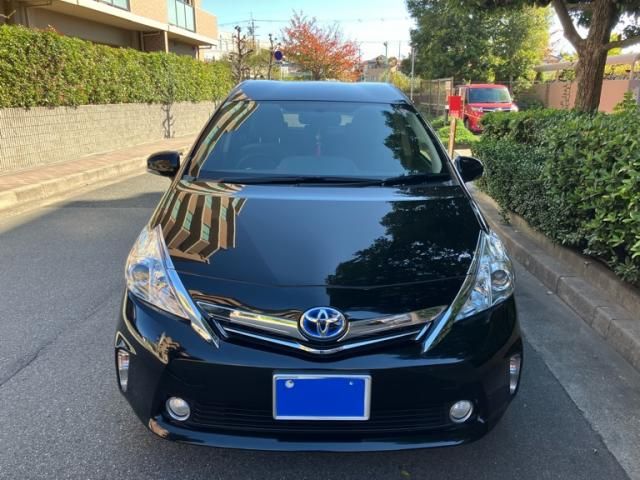 TOYOTA PRIUS Alpha 2012