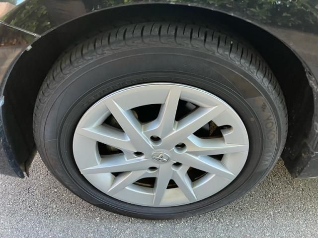 TOYOTA PRIUS Alpha 2012