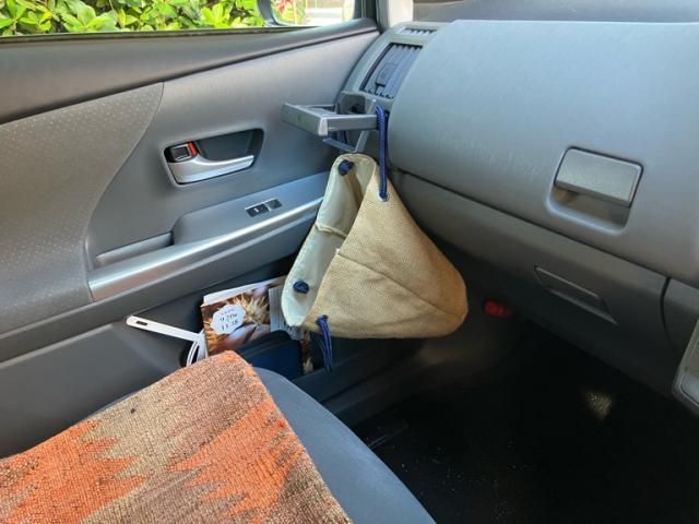 TOYOTA PRIUS Alpha 2012