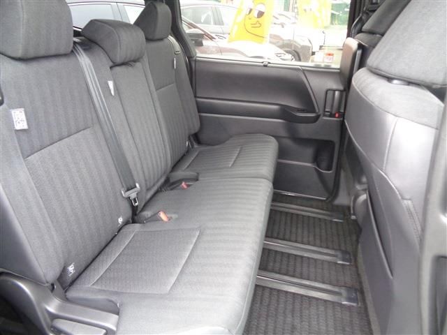 TOYOTA VOXY HYBRID 2023