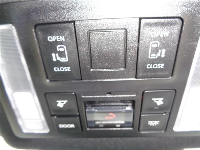 TOYOTA VOXY HYBRID 2023