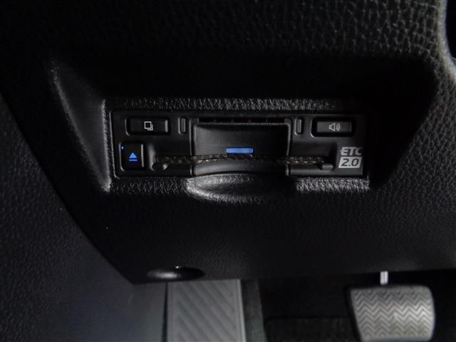 TOYOTA VOXY HYBRID 2023