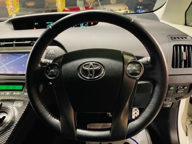 TOYOTA PRIUS 2013