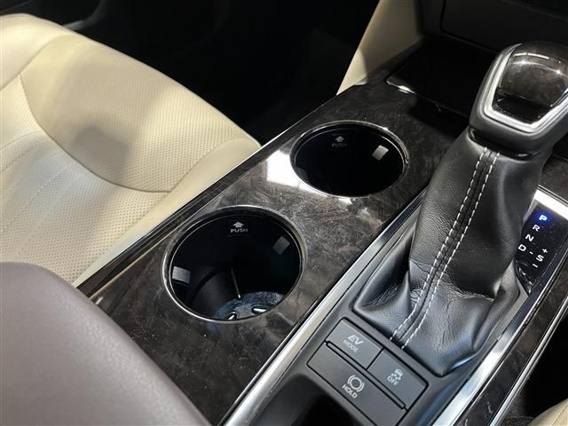 TOYOTA CROWN sedan hybrid 4WD 2019