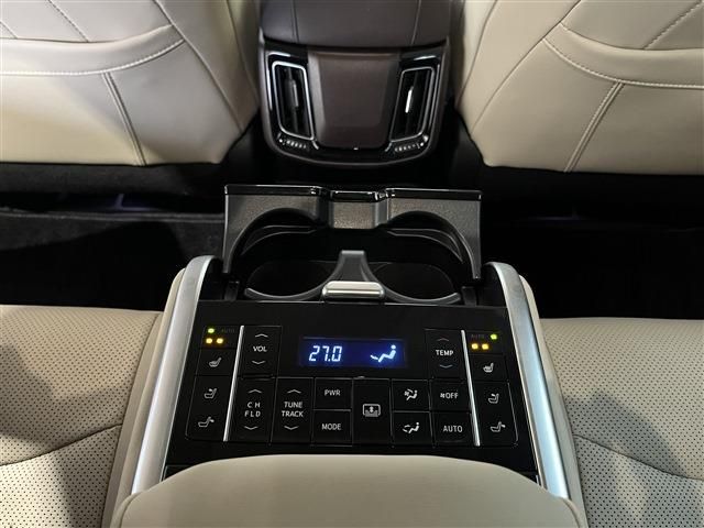 TOYOTA CROWN sedan hybrid 4WD 2019