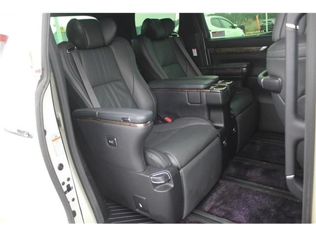 TOYOTA ALPHARD hybrid 4WD 2020